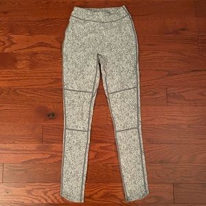 Fleur texture gray gymshark leggings